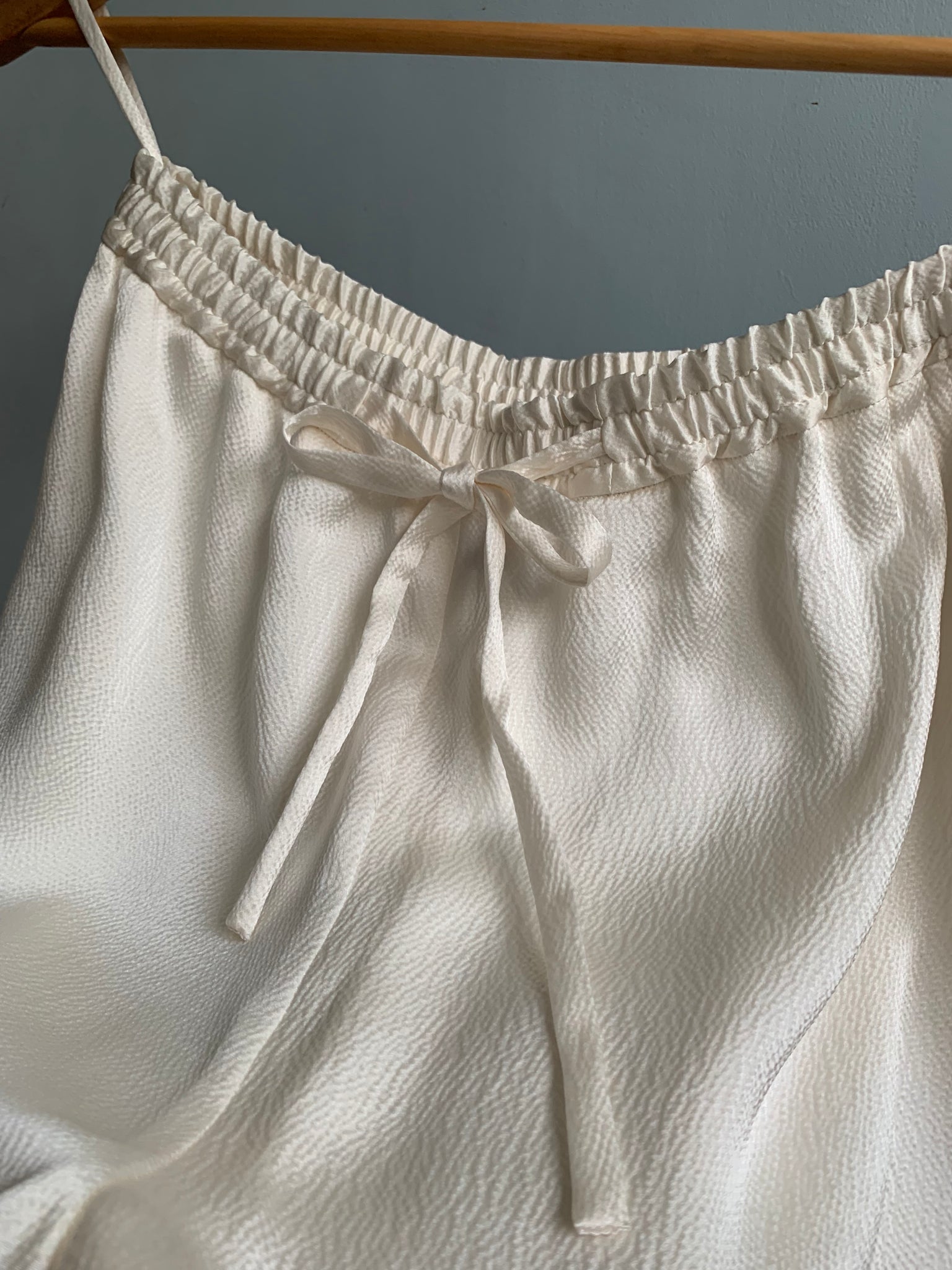 Siro Silk Shorts - Hammered Ivoire Perlé