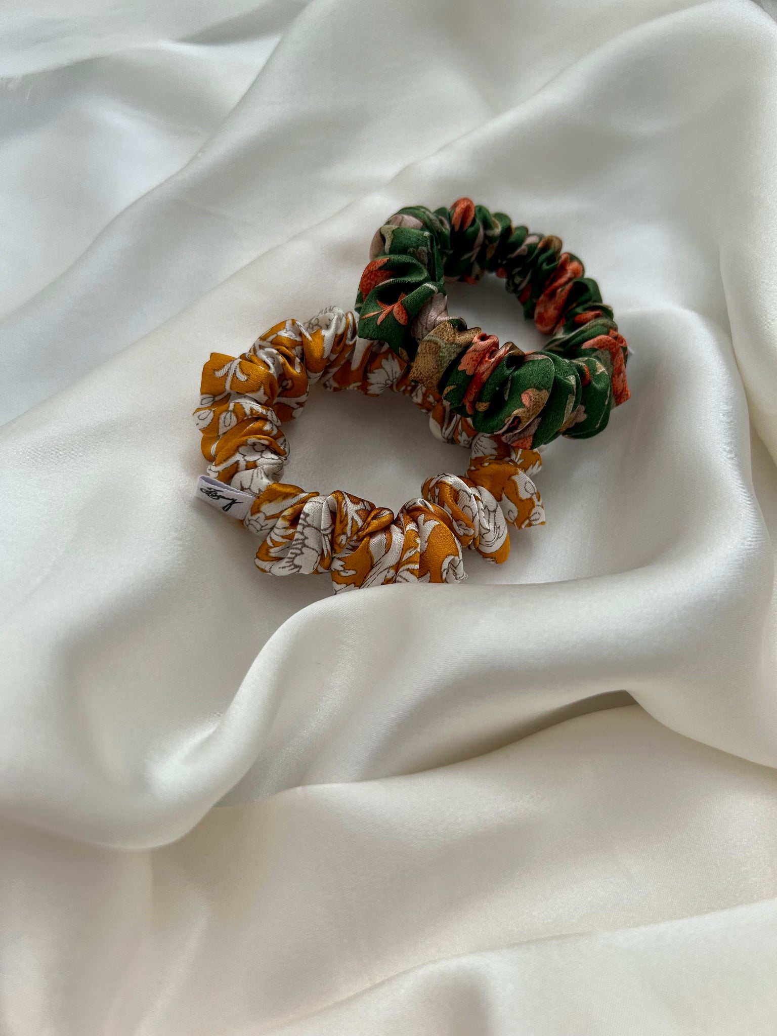 Azaria Gift Set of 3 Scrunchies: 2 x Printed Mid Sized, 1 x Thins (colour of choice)