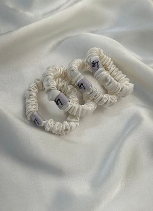 Everyday Essentials - Organic Peace Silk Scrunchies 001 Thins (Ivoire Perle Set of 4)