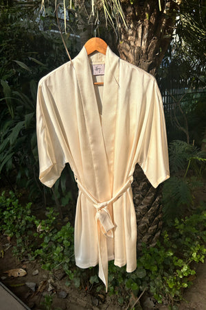 Dream About Me Short Silk Robe: Hammered Ivoire Perlé