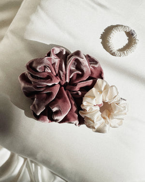 Sumi : Signature Organic Hammered Peace Silk Scrunchies