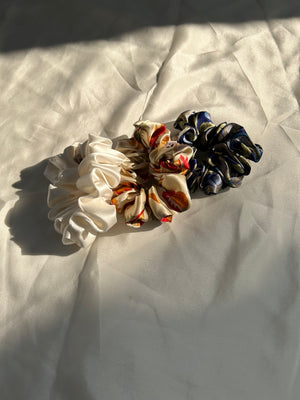 Aurelia Gift Set: 3 x 003 Large Organic Silk Scrunchies