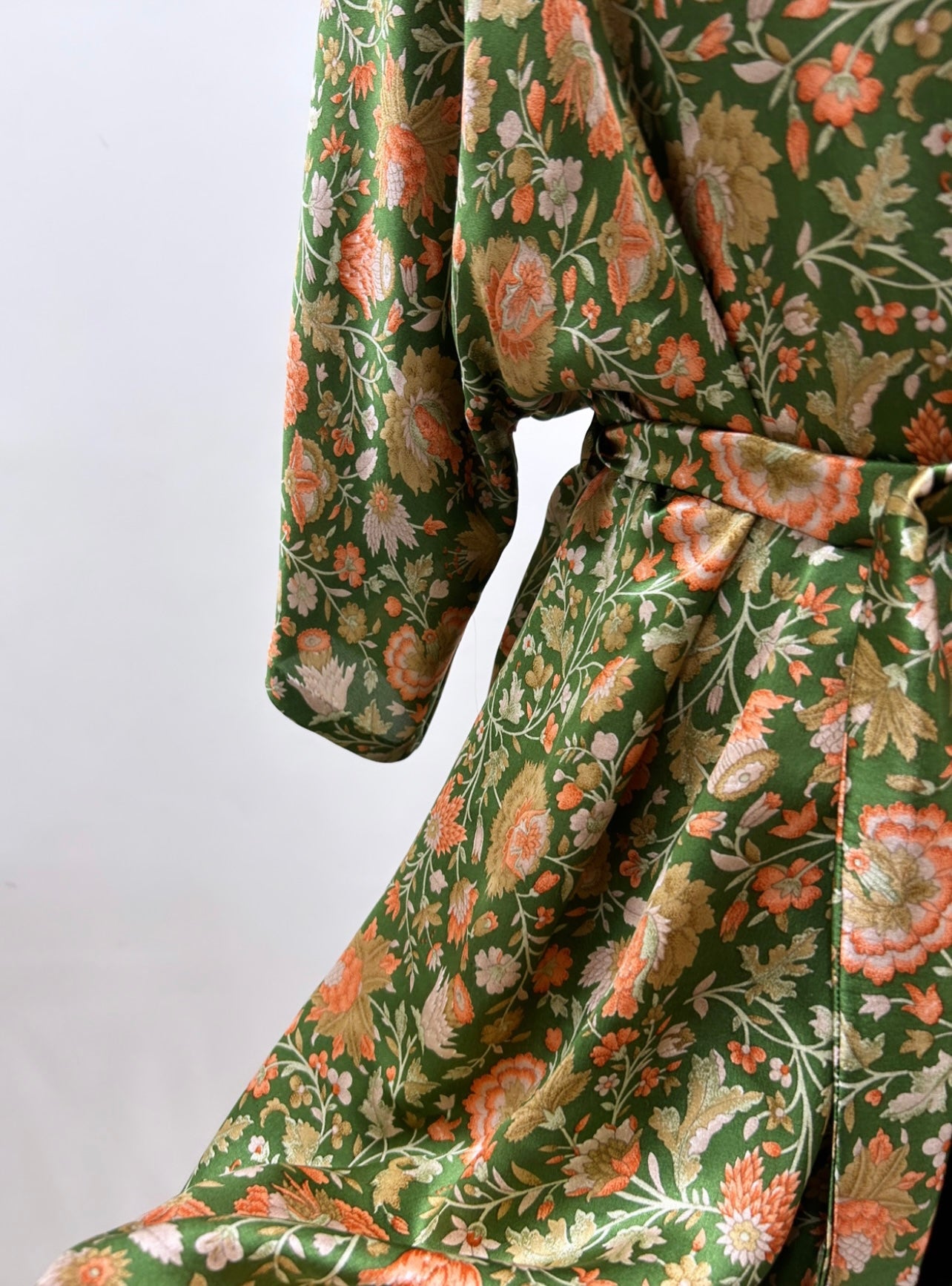 Dream About Me Short Silk Robe: Emerald Enchantress