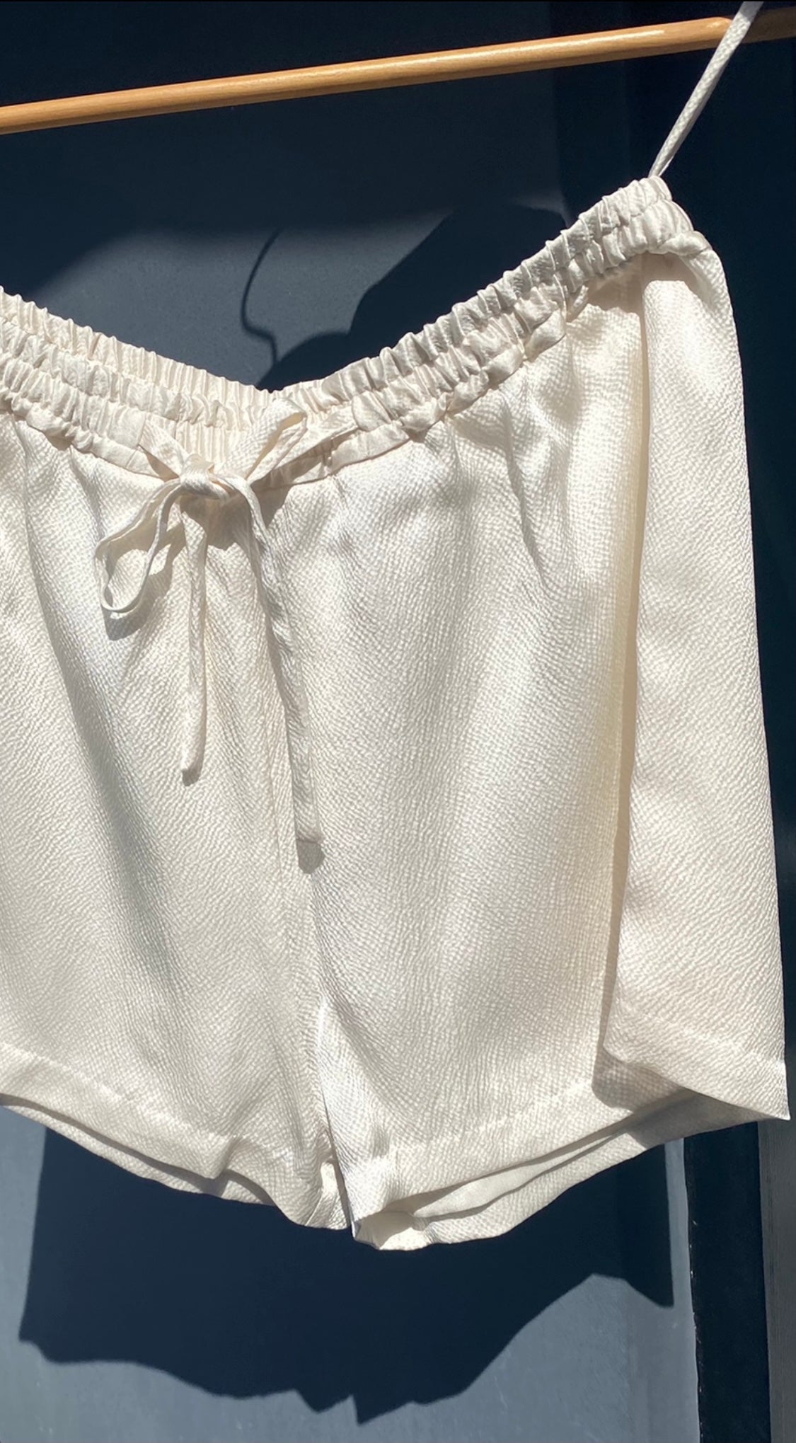 Siro Silk Shorts - Hammered Ivoire Perlé