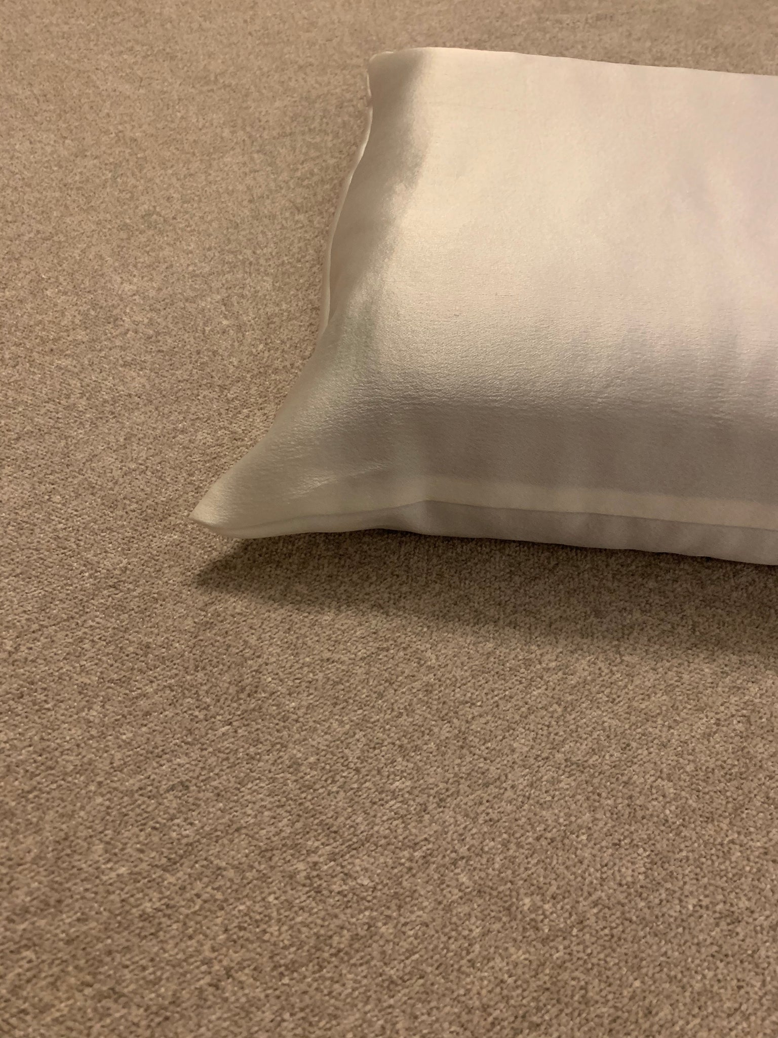 Natural Ivoire Perlé Organic Peace Silk Pillowcase