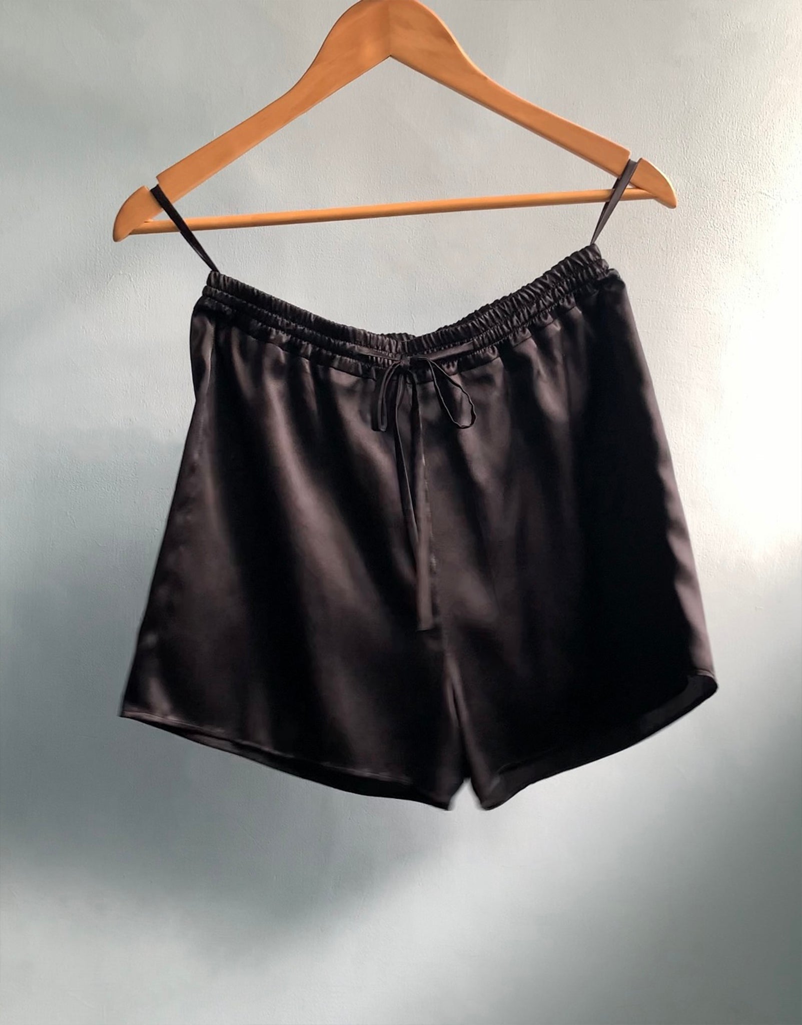 Siro Silk Shorts - Ebony Noir