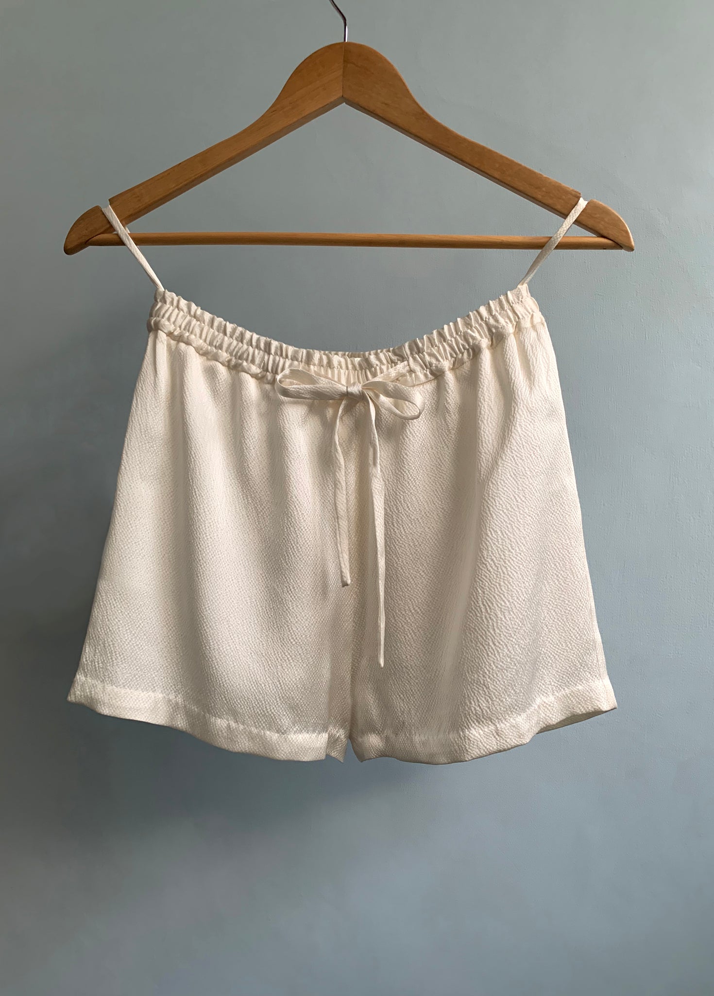 Siro Silk Shorts - Hammered Ivoire Perlé
